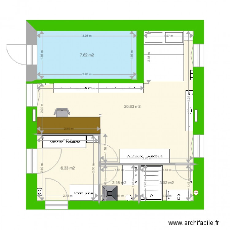 Pièce vide avec isolation et cloisons intérieures et meubles. Plan de 5 pièces et 40 m2