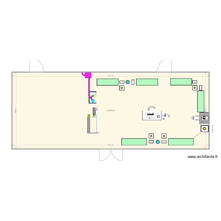 salle r&eacute;f&eacute;rence. Plan de 