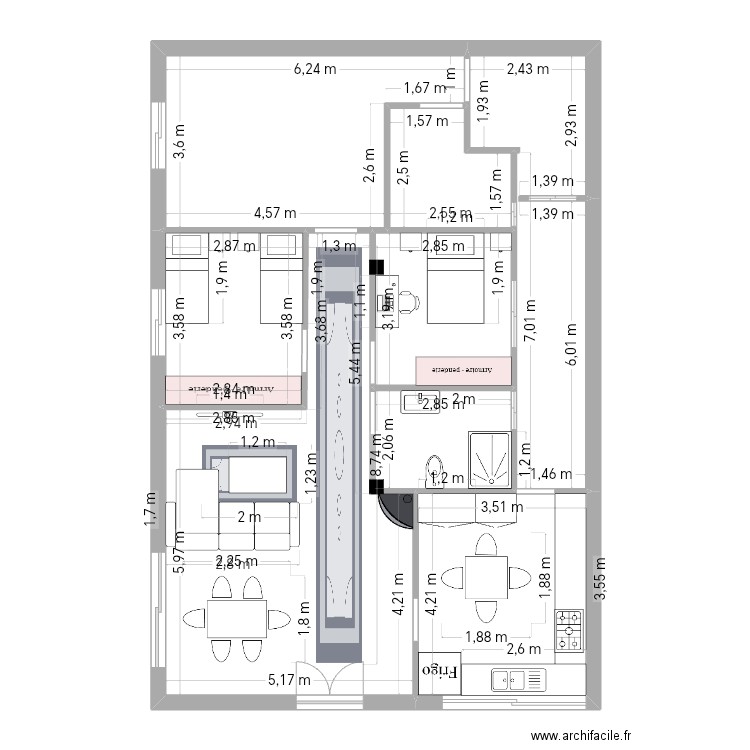 Maison. Plan de 8 pièces et 113 m2