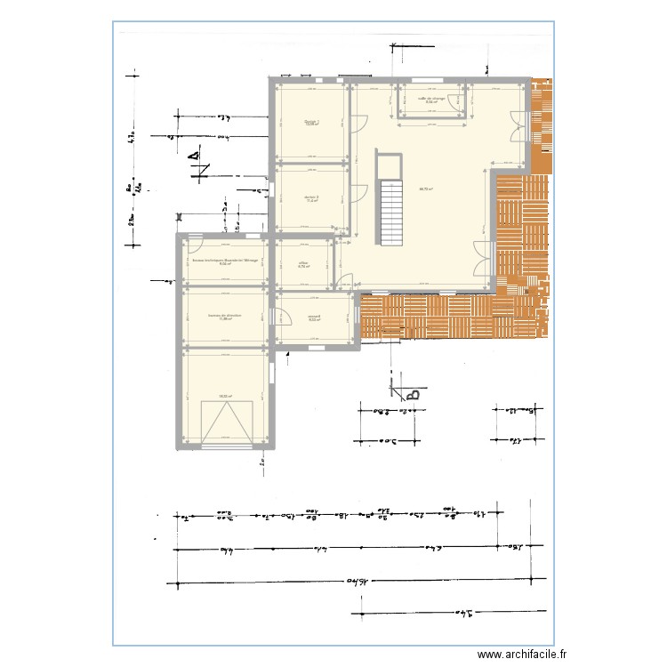 Istres. Plan de 9 pièces et 151 m2