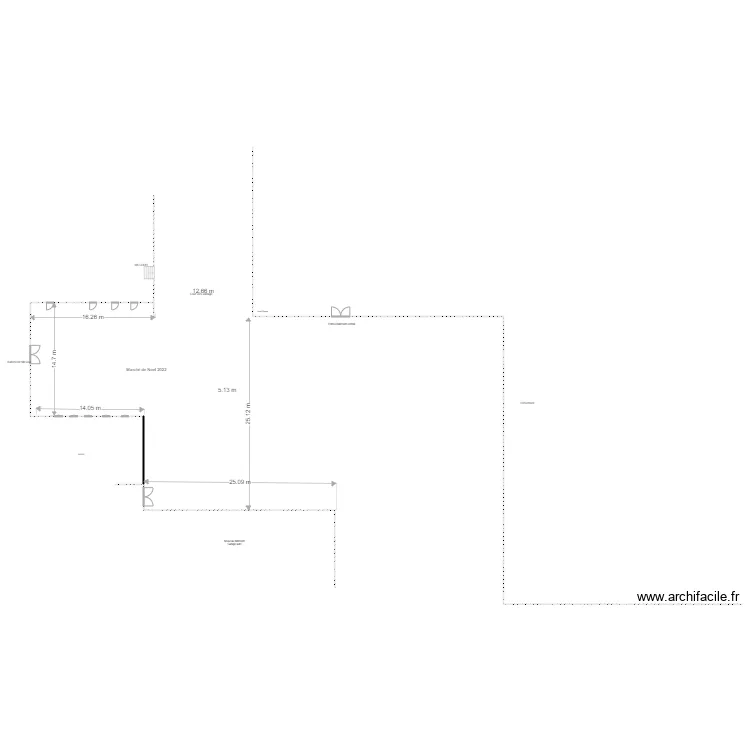 Cour EP march&eacute; de Noel. Plan de 