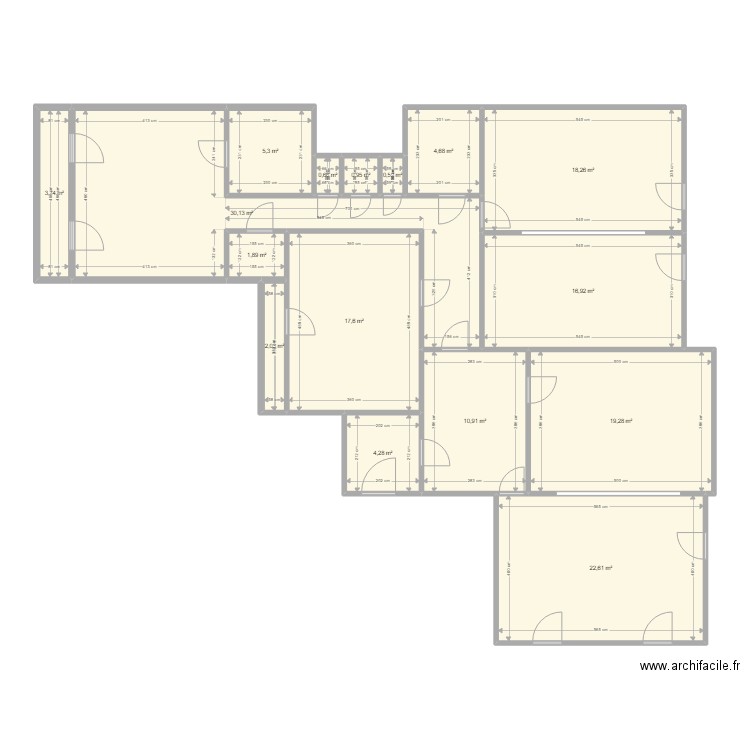 Horvat - Projet V2. Plan de 16 pièces et 160 m2
