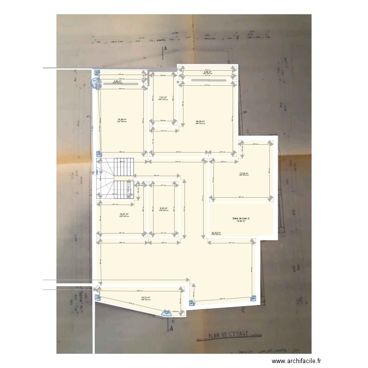 Cheraga. Plan de 11 pièces et 179 m2