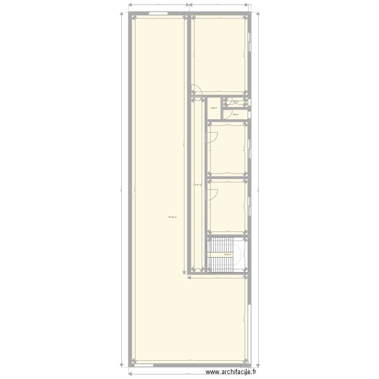 etage. Plan de 9 pièces et 275 m2