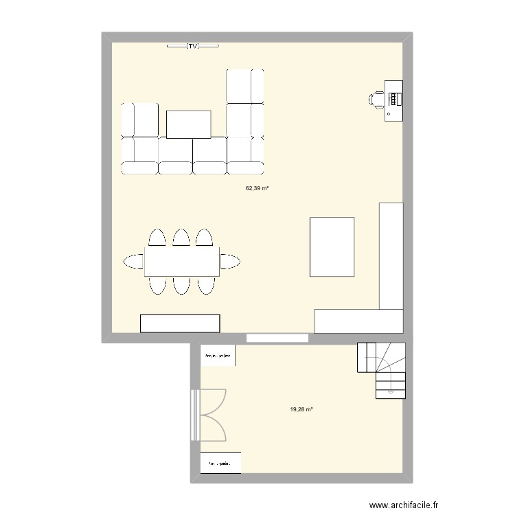 Rez de chaussée. Plan de 2 pièces et 82 m2