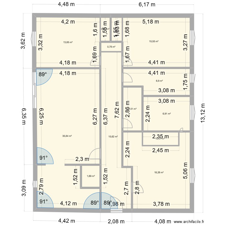 appartement. Plan de 12 pièces et 122 m2