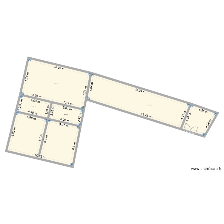 la cour 1. Plan de 5 pièces et 227 m2