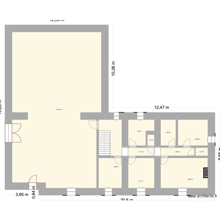 ferme entière vide. Plan de 20 pièces et 805 m2