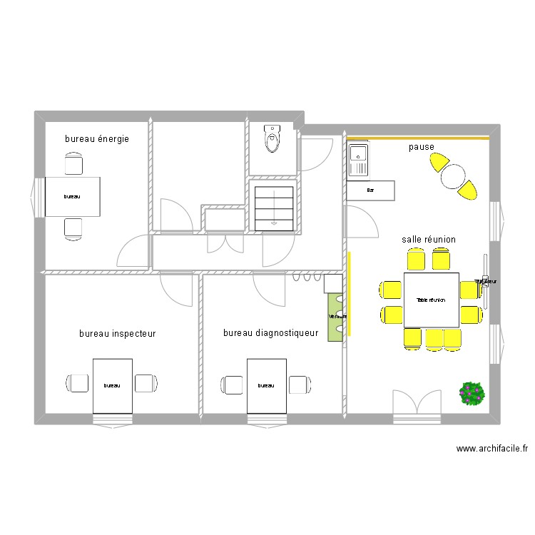 BUREAU CHALLANS . Plan de 9 pièces et 77 m2