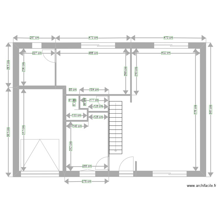 blot. Plan de 7 pièces et 85 m2