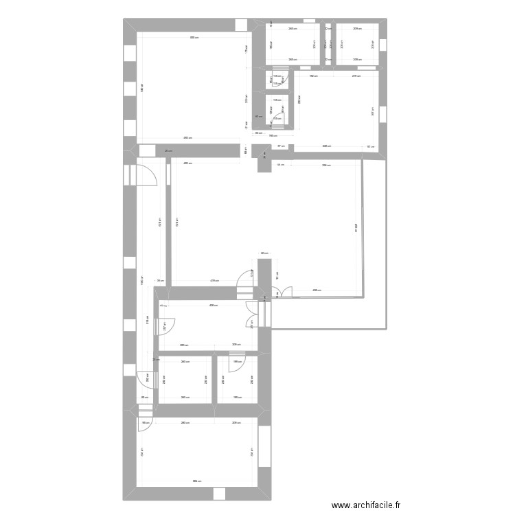 Mesnil rdc. Plan de 9 pièces et 176 m2