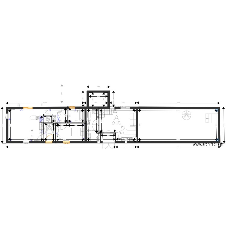 Projet . rez de chaussée maison avec escalier colimacon prises electriques. Plan de 4 pièces et 151 m2