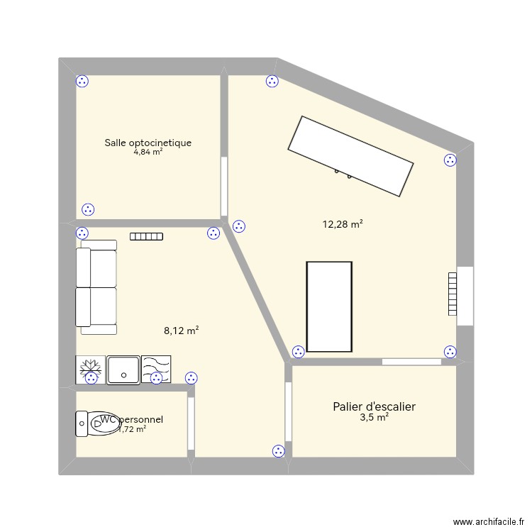 Demi étage . Plan de 0 pièce et 0 m2