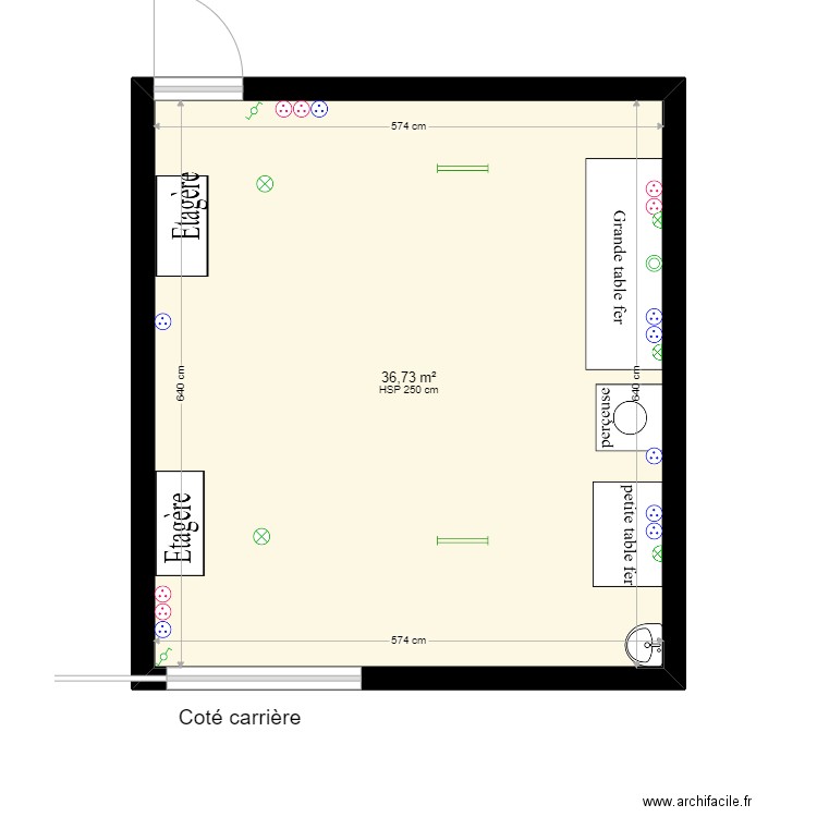 Atelier sous le hangar. Plan de 1 pièce et 37 m2