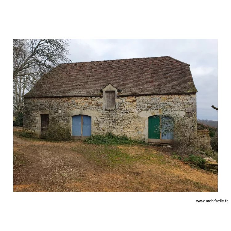 PHOTO GRANGE 1. Plan de 