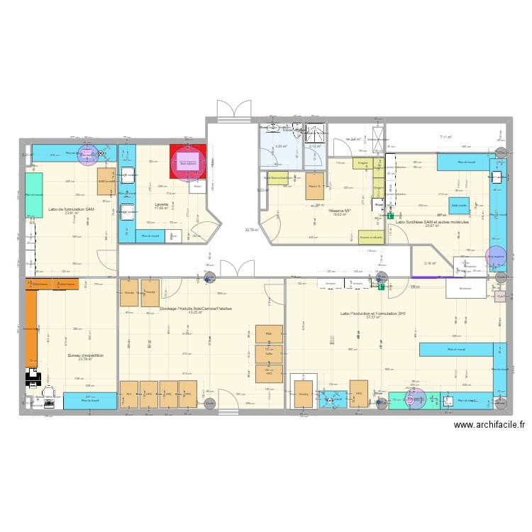 Labo RDC. Plan de 16 pièces et 261 m2