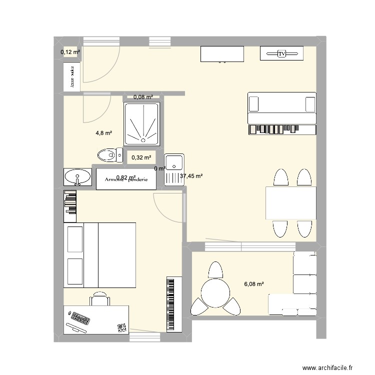 futur appartement. Plan de 8 pièces et 50 m2
