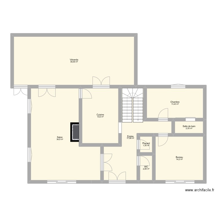 rdc. Plan de 9 pièces et 137 m2