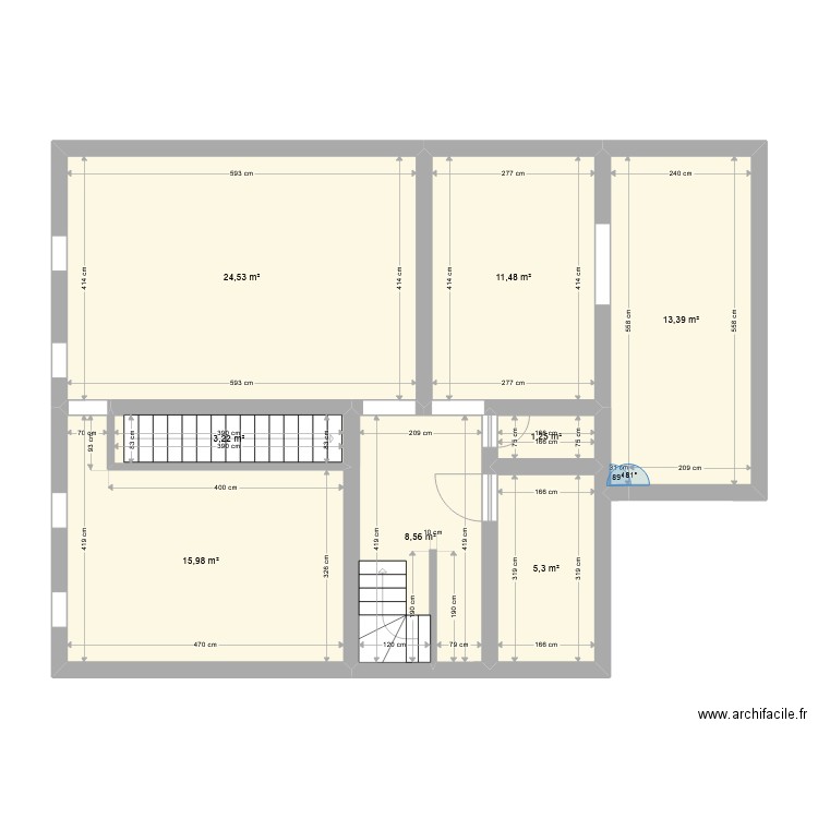 gite 1. Plan de 8 pièces et 84 m2