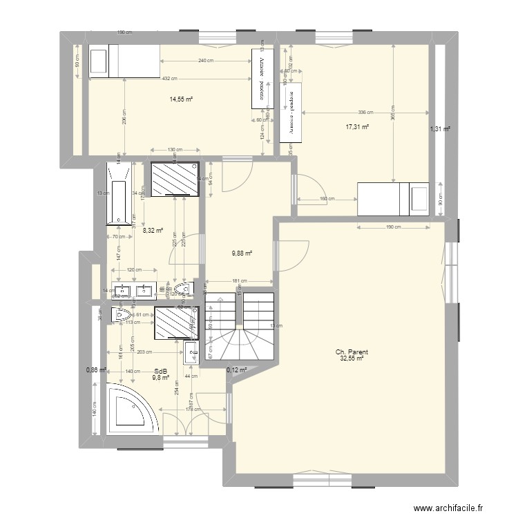 1er maison. Plan de 9 pièces et 95 m2