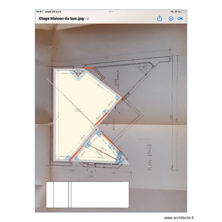 BUC ETAGE 01 surf 45,85 M2. Plan de 4 pièces et 46 m2