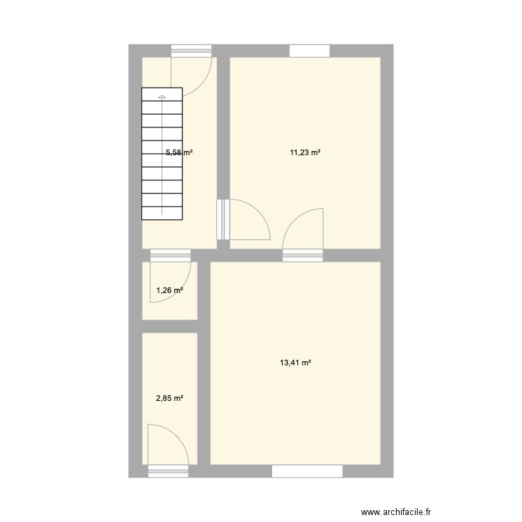 REZ. Plan de 5 pièces et 34 m2