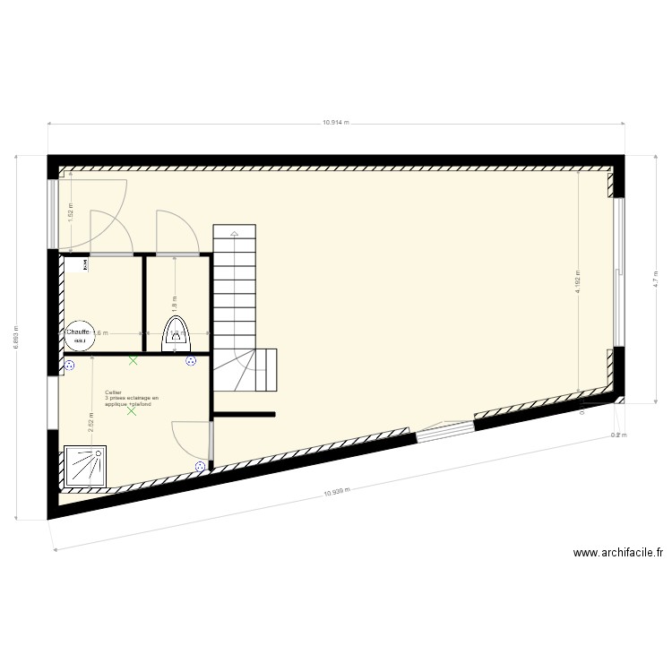  RDC Modification Cellier. Plan de 1 pièce et 55 m2