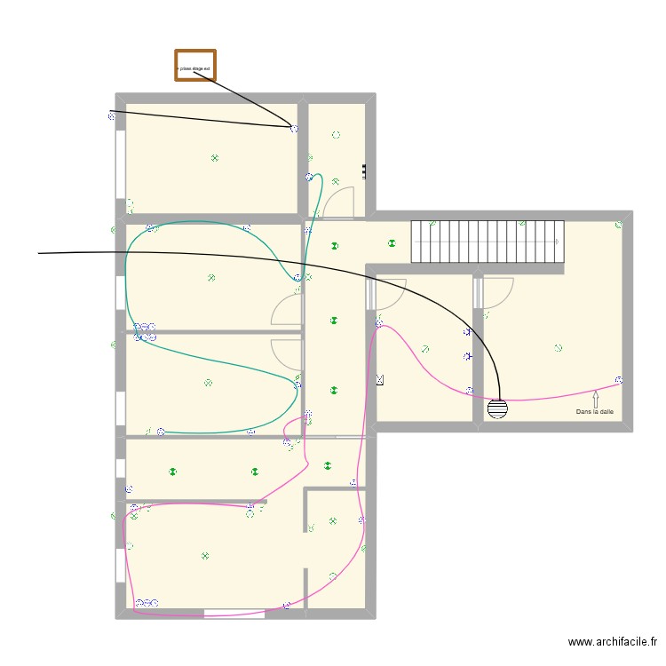 SOUS SOL Prises. Plan de 7 pièces et 113 m2