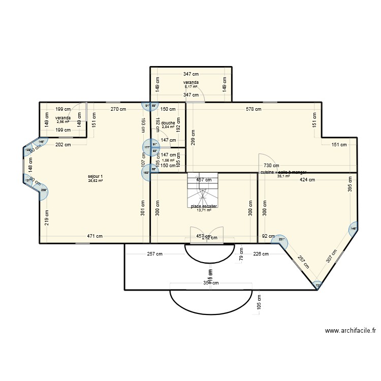 R+1   VILLAGE. Plan de 7 pièces et 88 m2