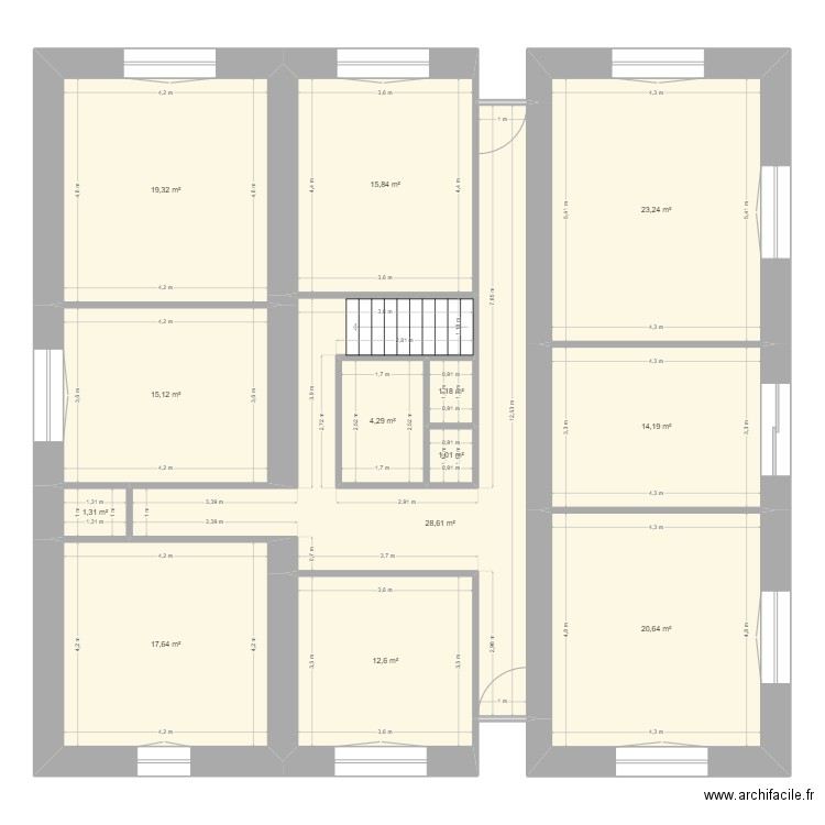 Bony. Plan de 13 pièces et 175 m2