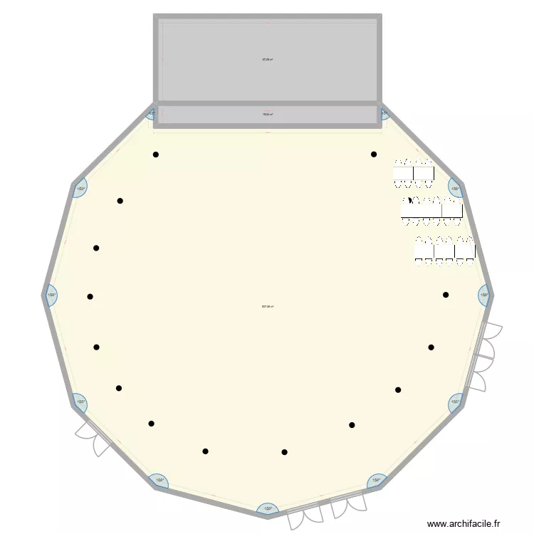 Grande salle. Plan de 3  et 590 m²