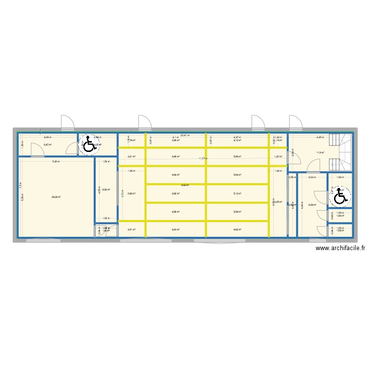 Salle d'accueil avec doublage. Plan de 13 pièces et 341 m2