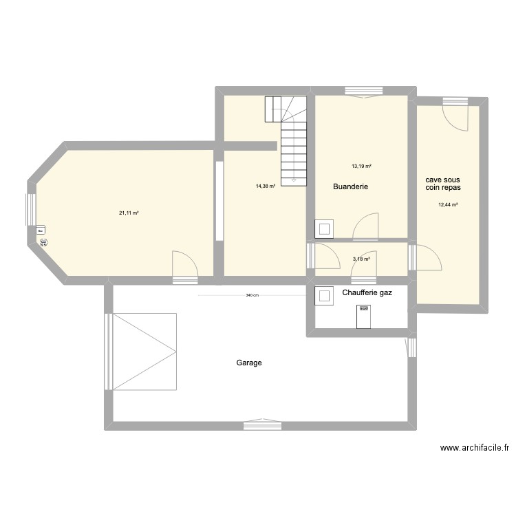 Cave. Plan de 5 pièces et 64 m2