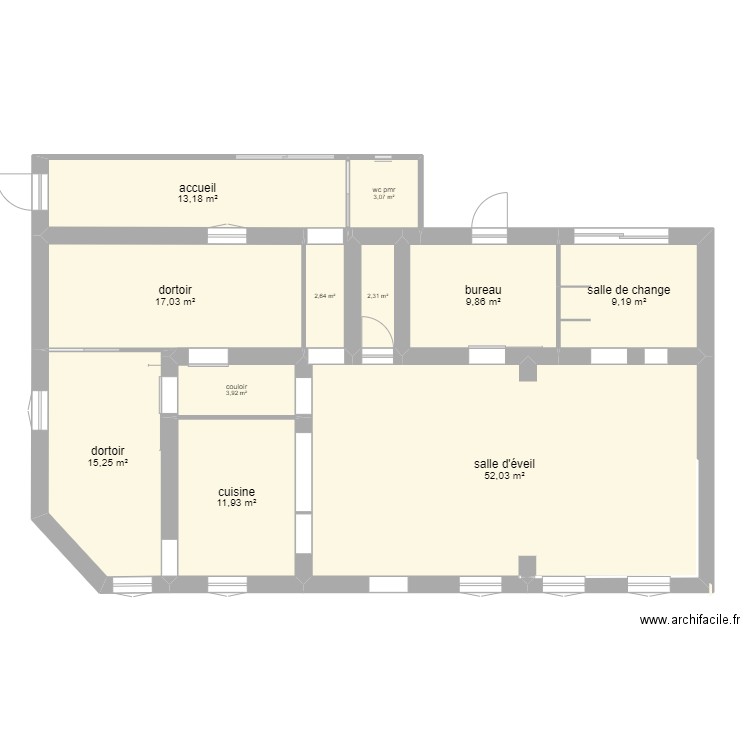 rez de chaussée. Plan de 17 pièces et 274 m2