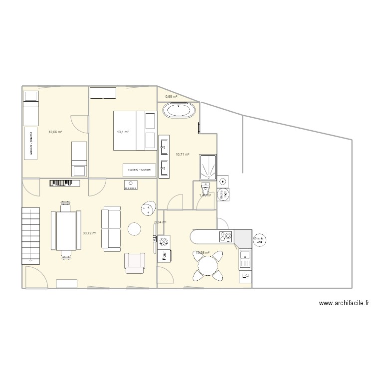 Maison RDC. Plan de 8 pièces et 83 m2