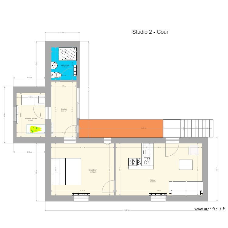 La  plaine  studio cour. Plan de 0 pièce et 0 m2