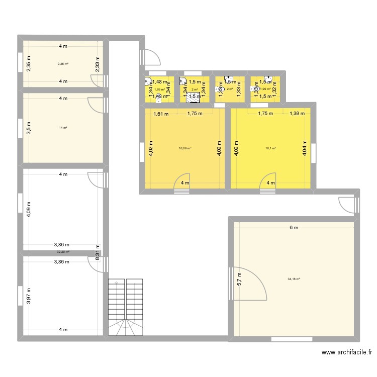 village. Plan de 10 pièces et 130 m2