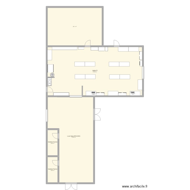 Atelier. Plan de 5 pièces et 224 m2