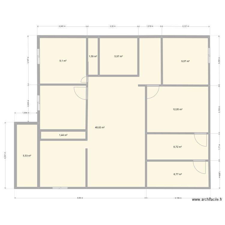 Plan de maison. Plan de 10 pièces et 107 m2