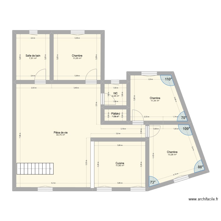 MAM 2. Plan de 8 pièces et 104 m2