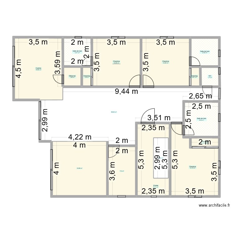 YENE. Plan de 50 pièces et 453 m2