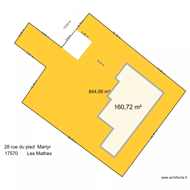 terrain et maison avec cabane. Plan de 