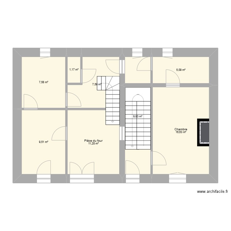 Maison RDC. Plan de 8 pièces et 69 m2