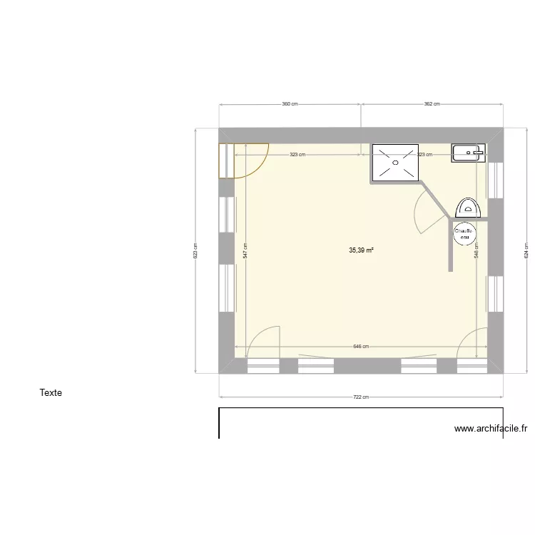 Rez de chauss&eacute;e avec salle de bain portes et fen&ecirc;tres et chauffe-eau. Plan de 
