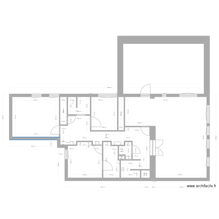 appart étage + terrasse. Plan de 8 pièces et 112 m2