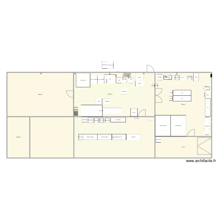 tail. Plan de 6 pièces et 348 m²
