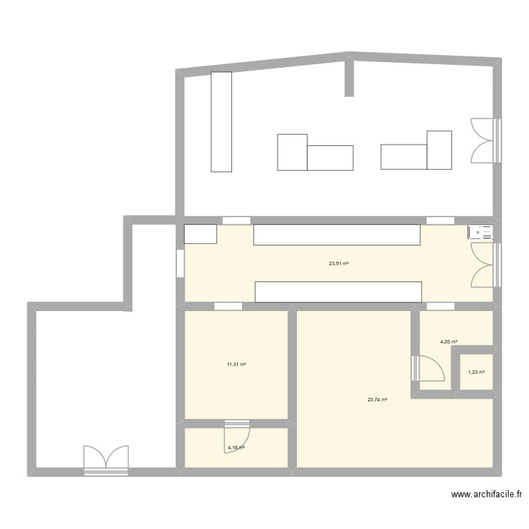 boutique fleur de jade. Plan de 6 pièces et 68 m2
