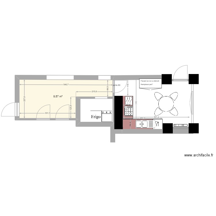 CUSINE TOUR SANS PLAN ARRIERE. Plan de 1 pièce et 10 m2