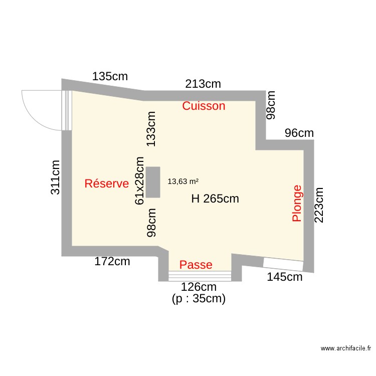 Cuisine nue. Plan de 0 pièce et 0 m2