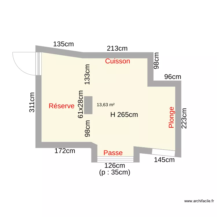 Cuisine nue. Plan de 